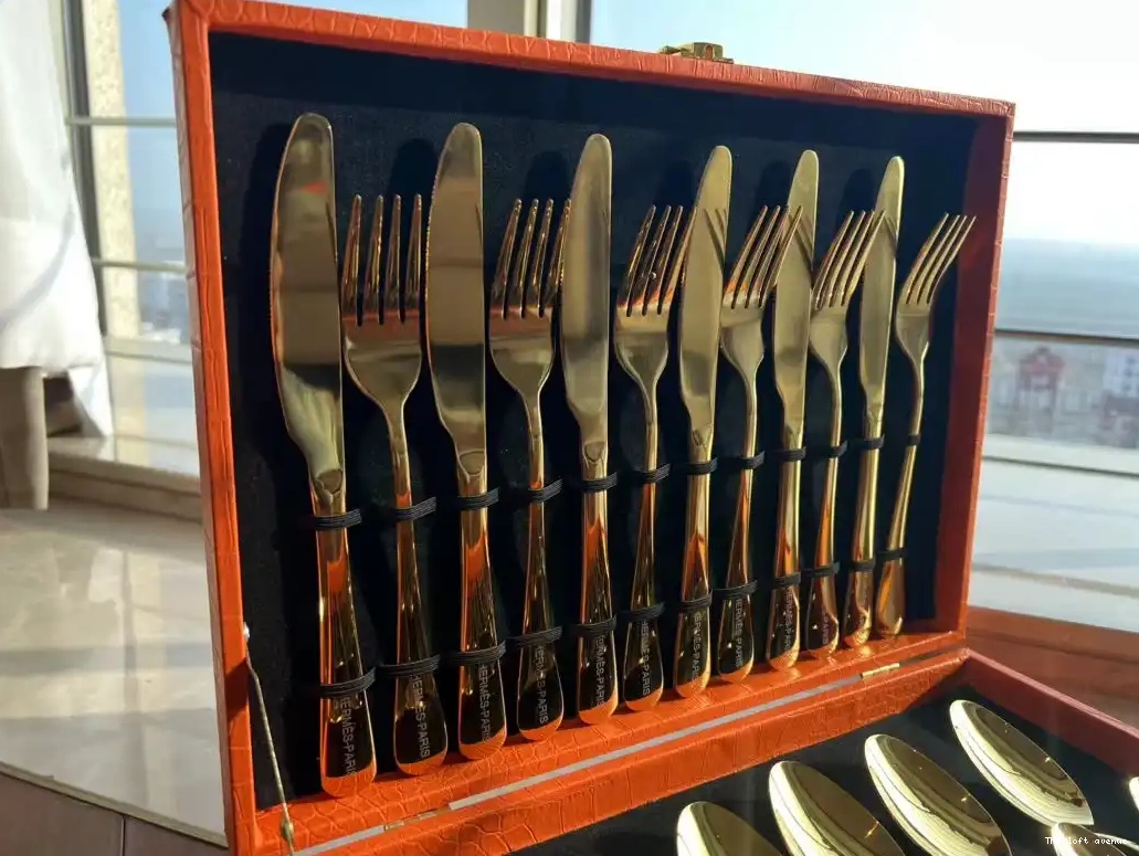 SET HERMES CUSTOM CUTLERY 0518